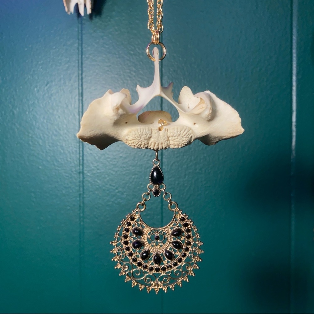 Deer Vertebrae Bone Black Rhinestone Golden Chain Necklace - Picture 3 of 11
